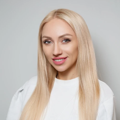  Романюк Наталія